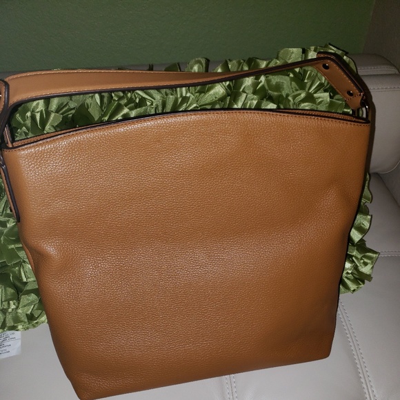 SALE! New w/tags Michael Kors Handbag - Picture 3 of 3